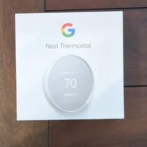 Google Nest Thermostat in Light Gray